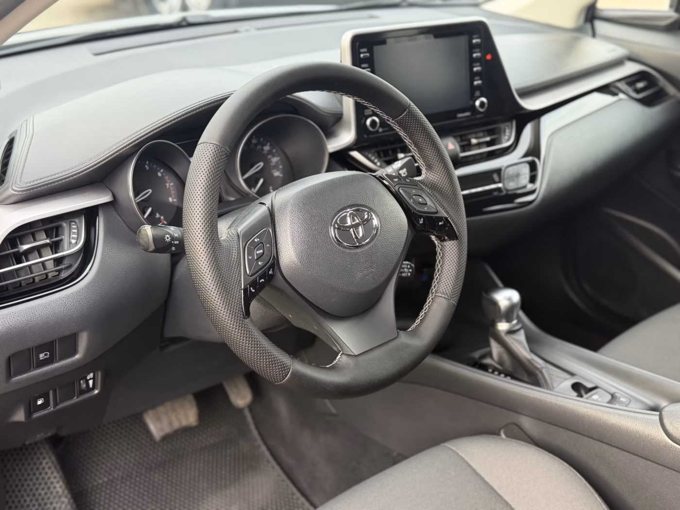 Toyota C-HR фото 18