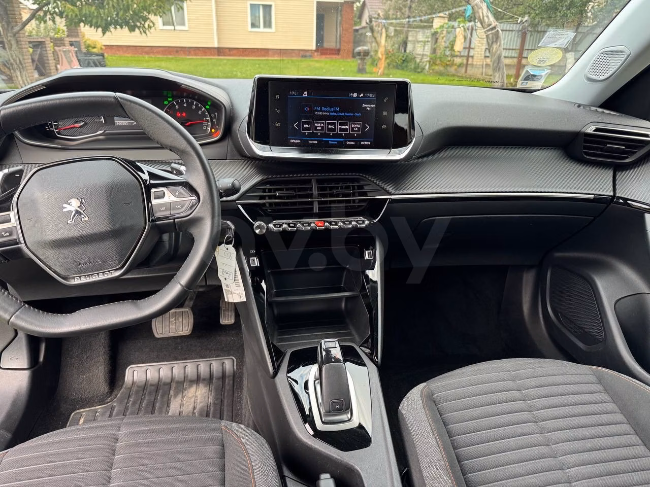 Peugeot 2008 фото 11