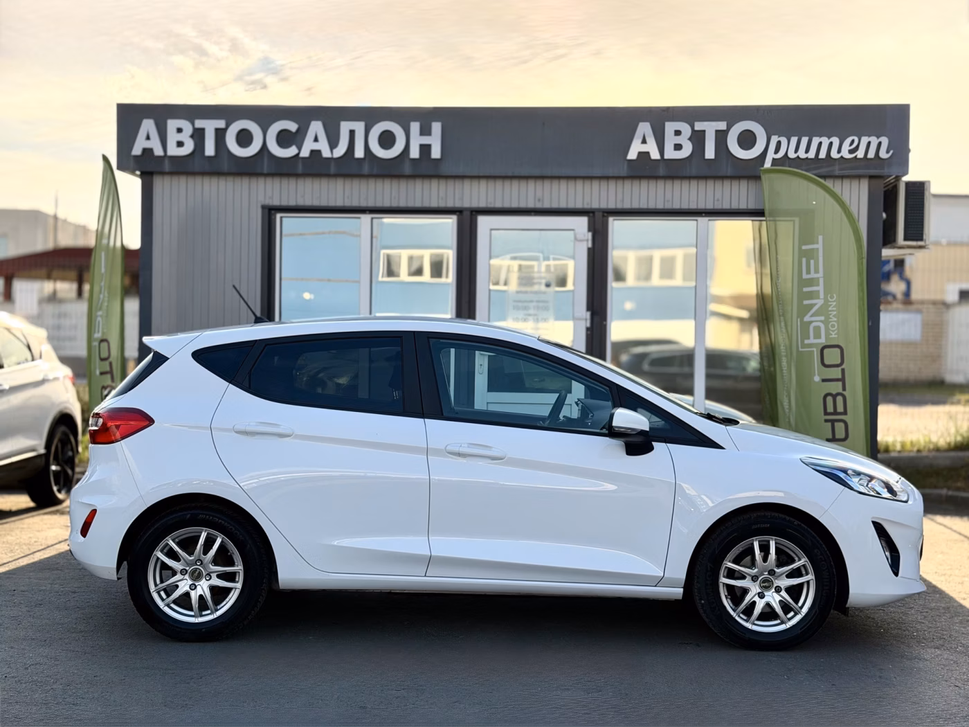 Ford Fiesta фото 6
