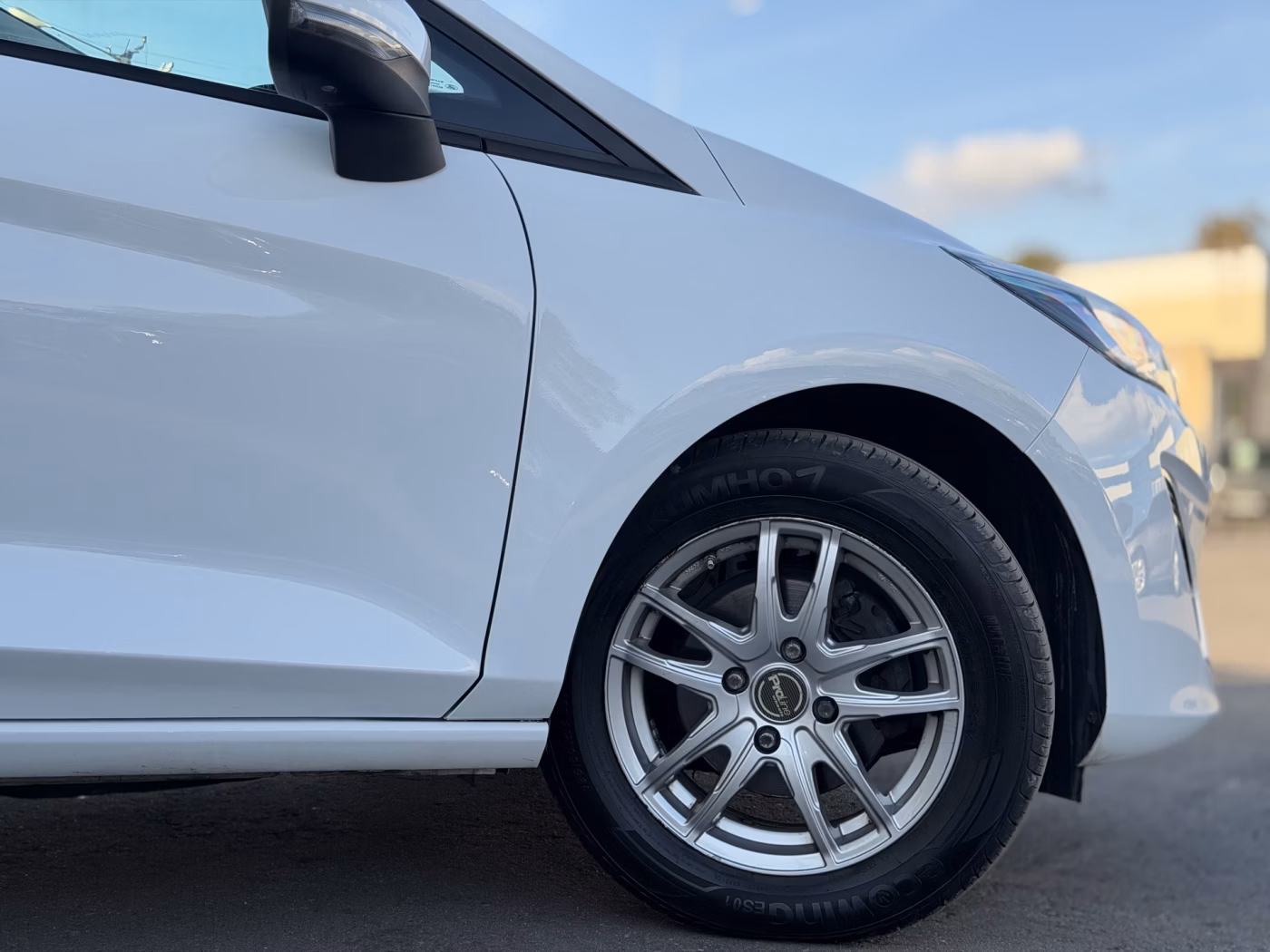Ford Fiesta фото 12
