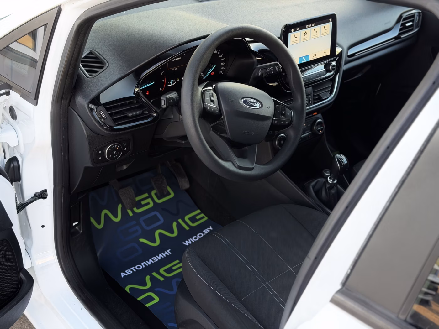 Ford Fiesta фото 15