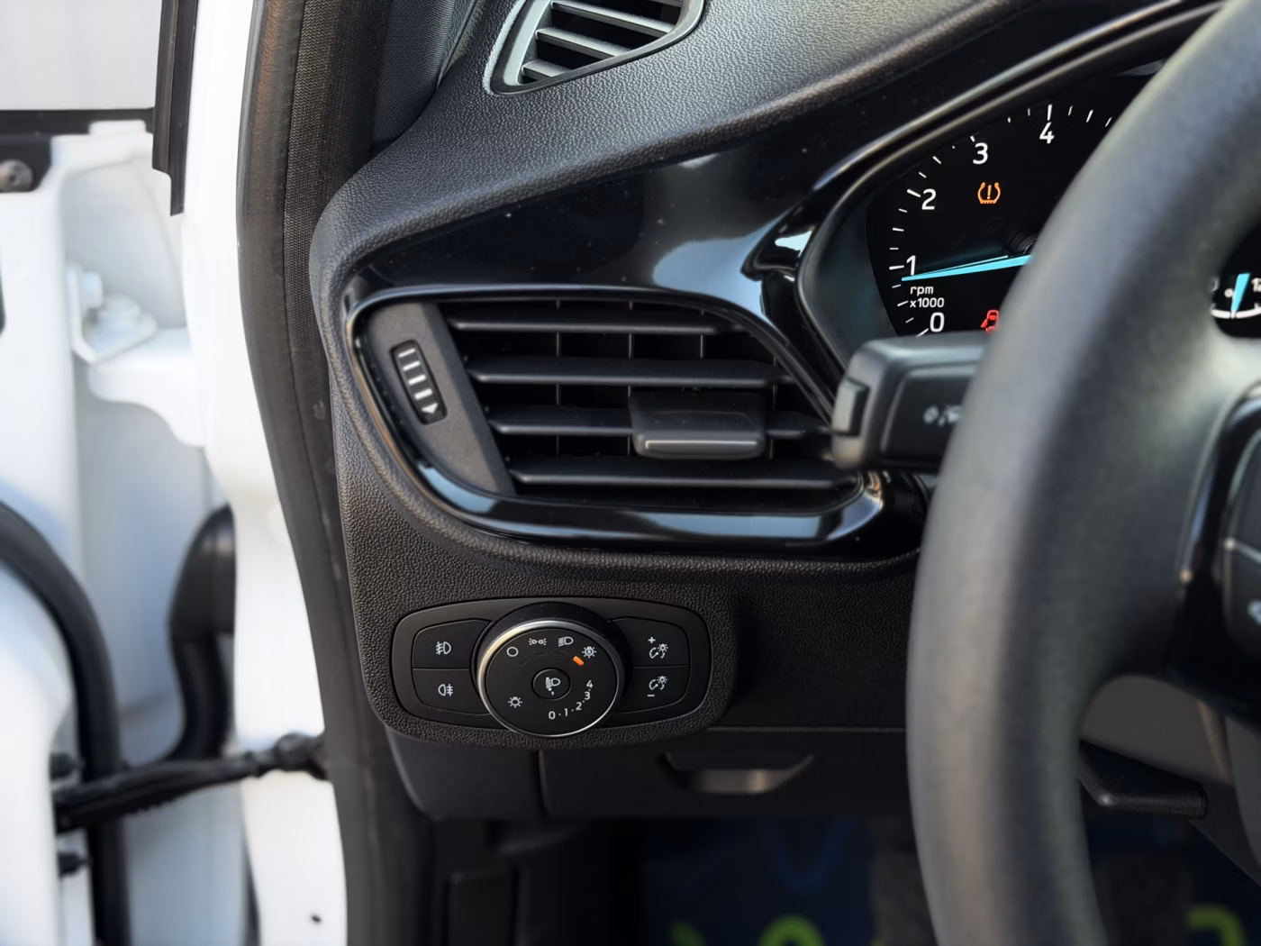 Ford Fiesta фото 19
