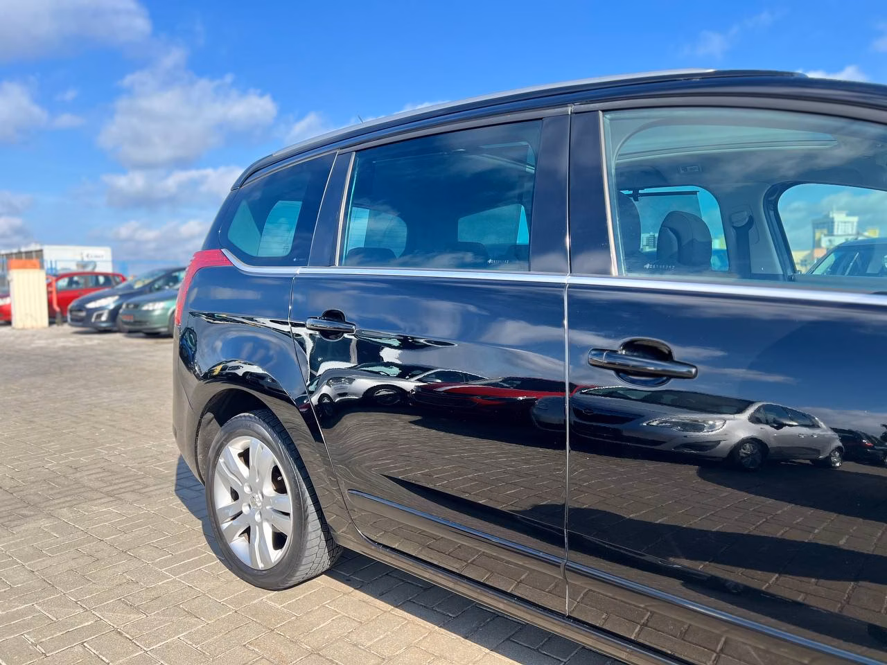 Peugeot 5008 фото 7