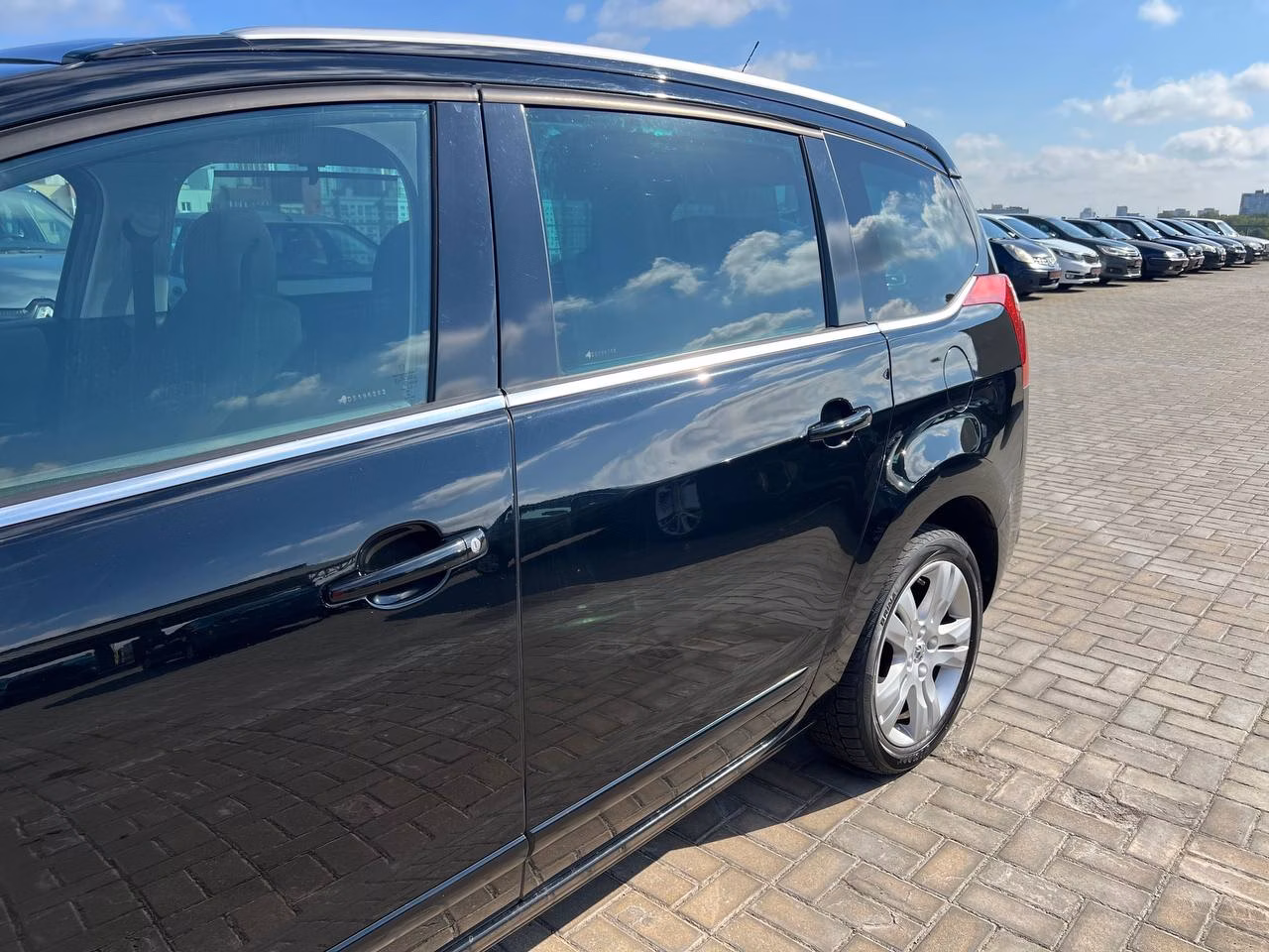 Peugeot 5008 фото 12