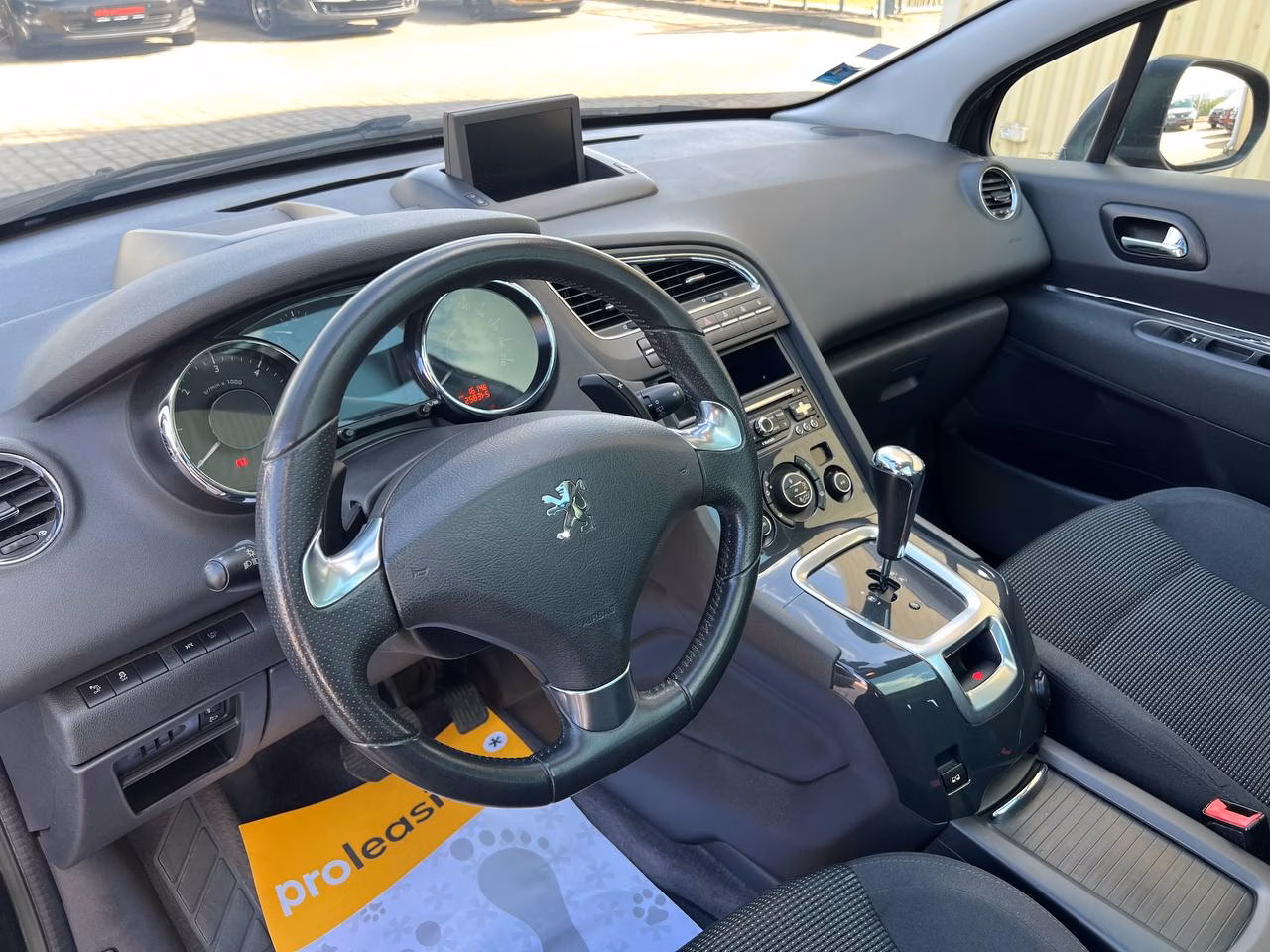Peugeot 5008 фото 15