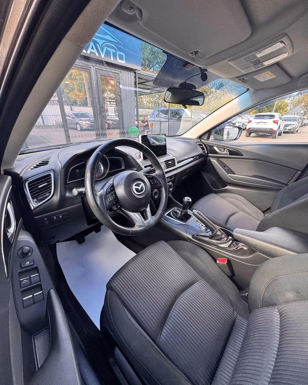 Mazda 3 фото 9
