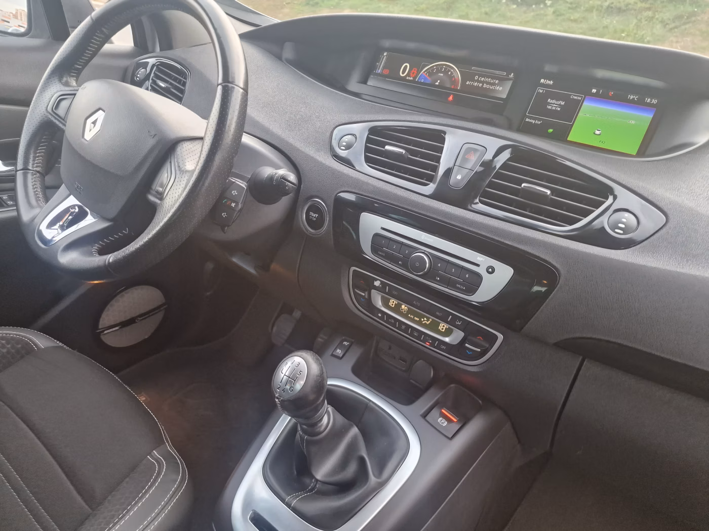Renault Grand Scenic фото 9