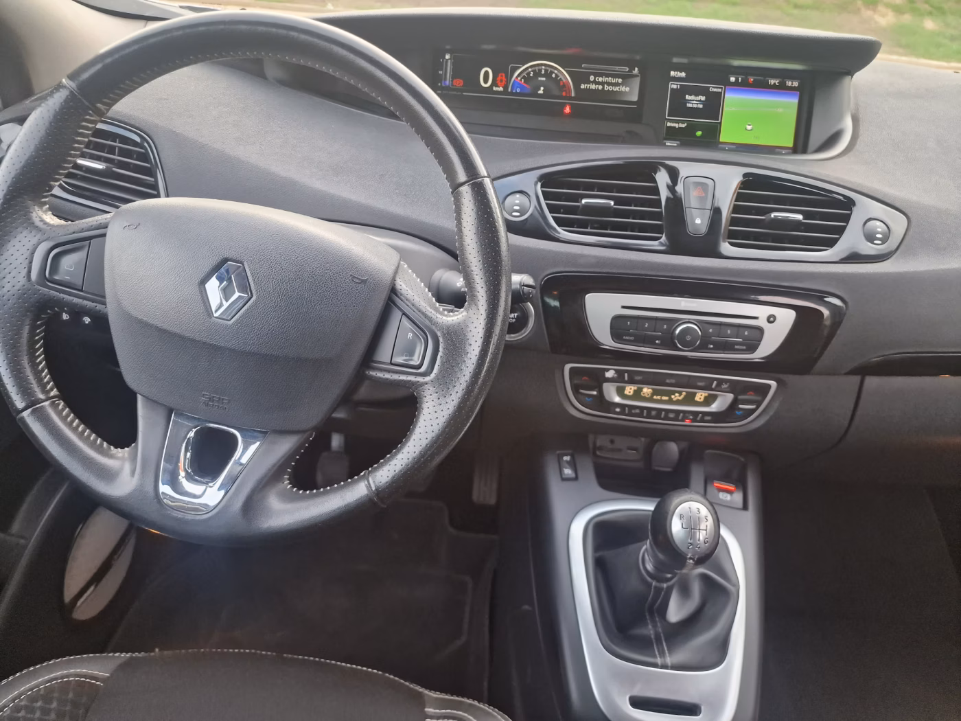 Renault Grand Scenic фото 10