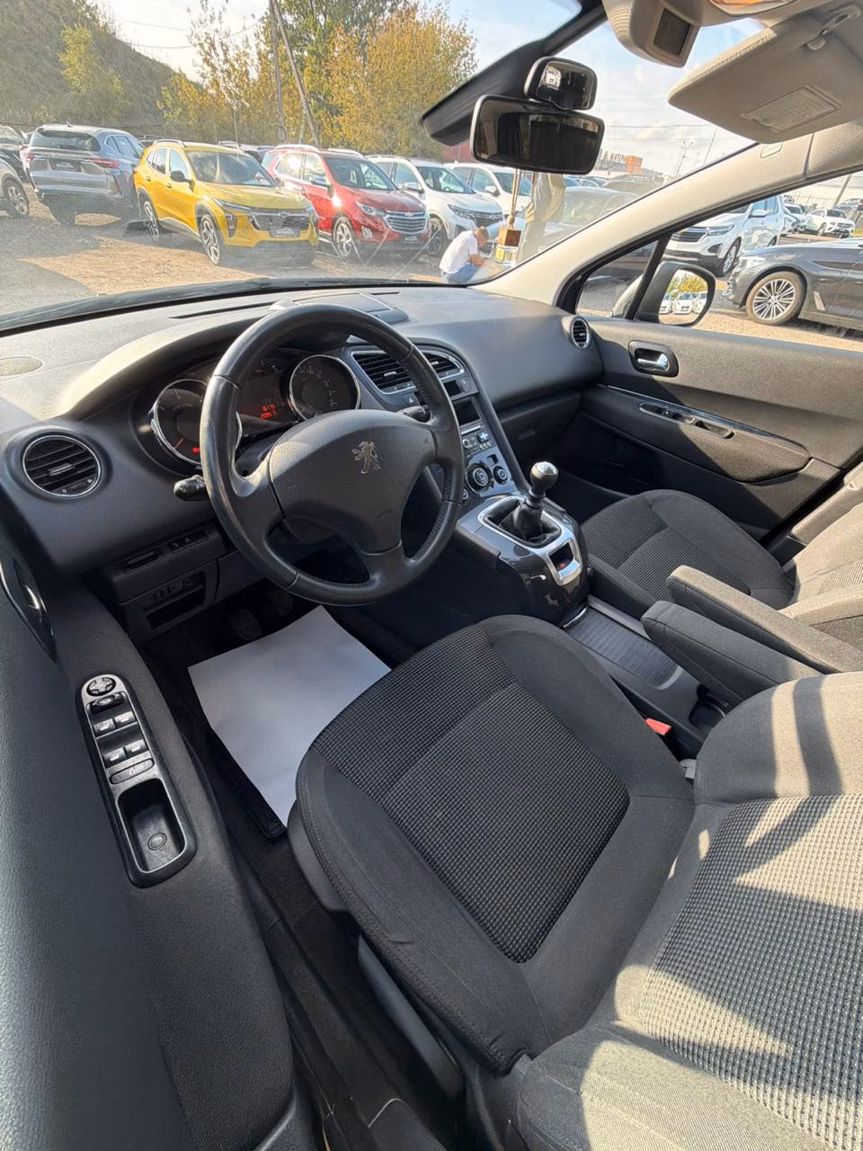 Peugeot 5008 фото 9