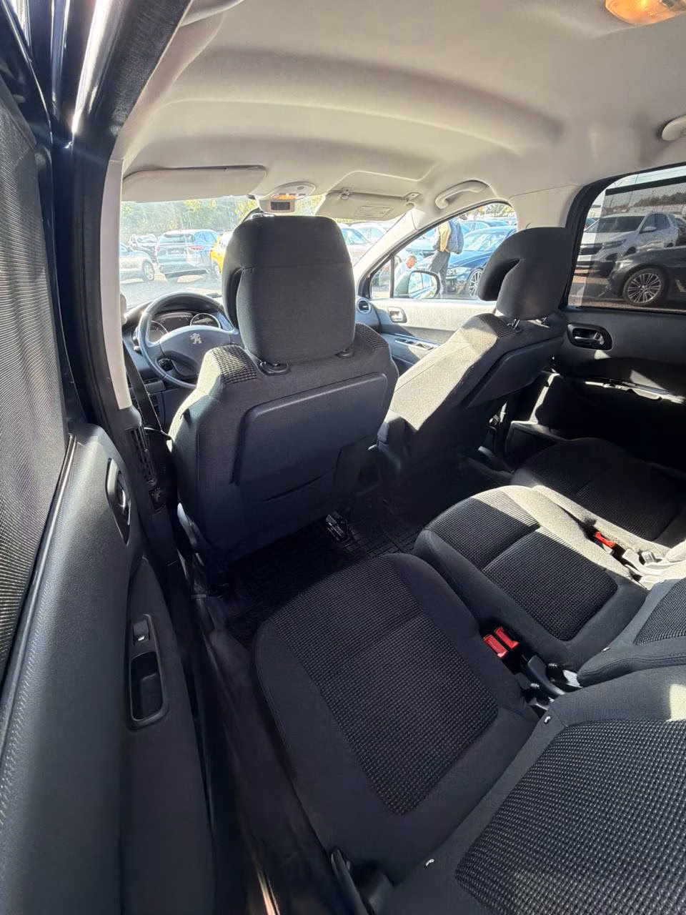 Peugeot 5008 фото 10