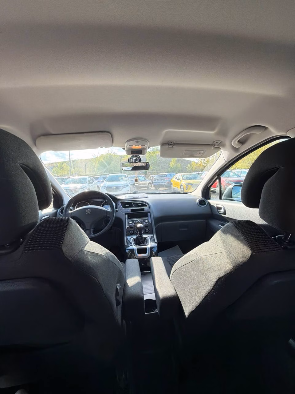 Peugeot 5008 фото 11