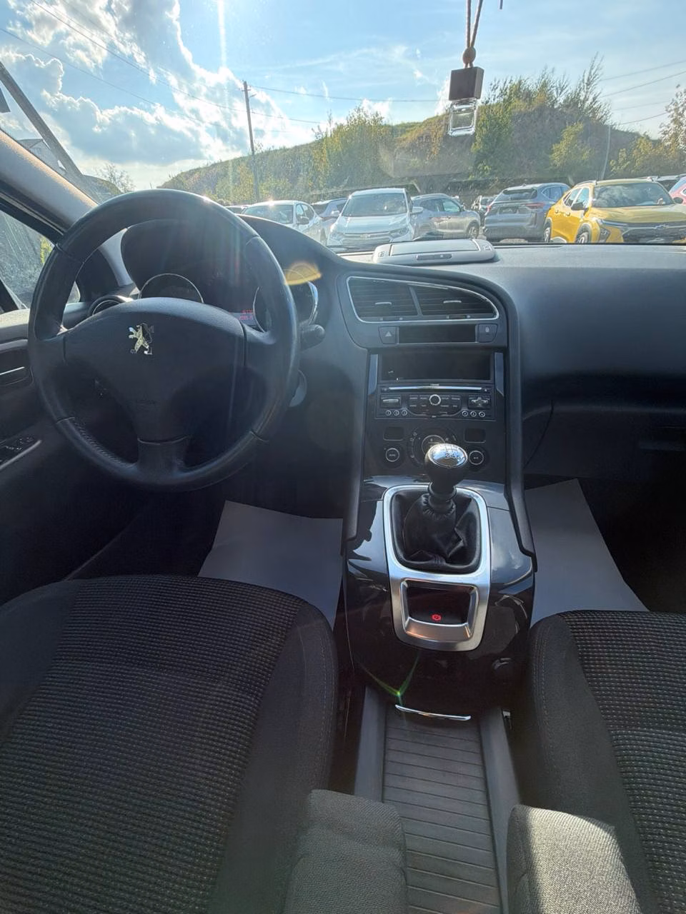 Peugeot 5008 фото 12