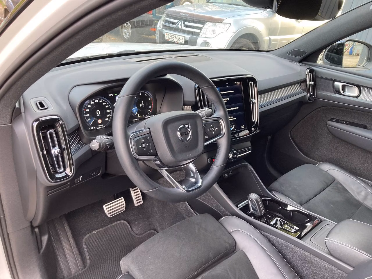 Volvo XC40 фото 13