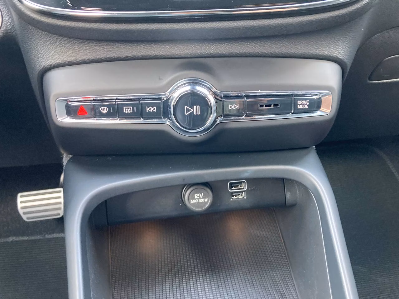 Volvo XC40 фото 17