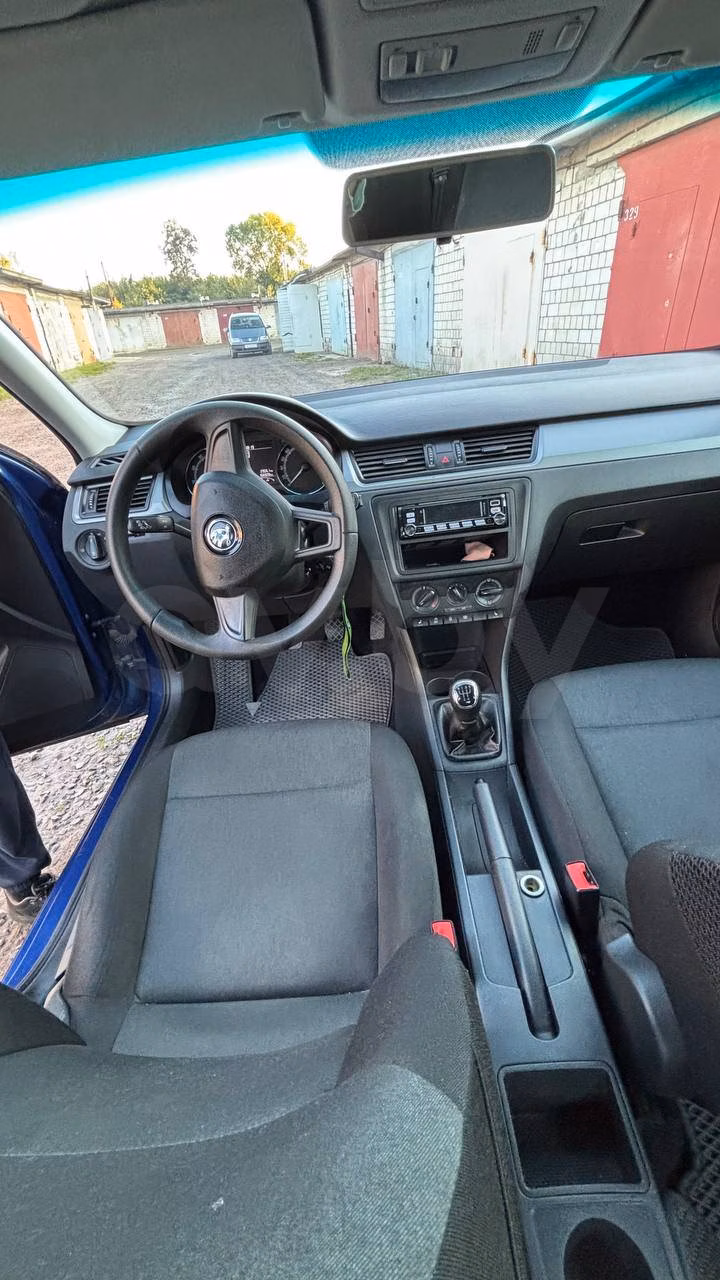 Skoda Rapid фото 9
