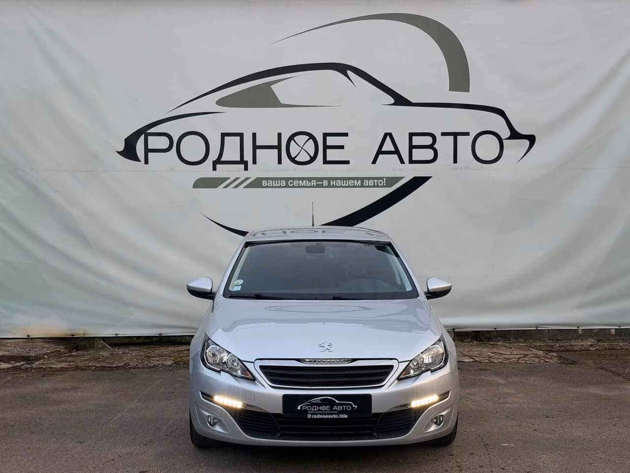 Peugeot 308 фото 2