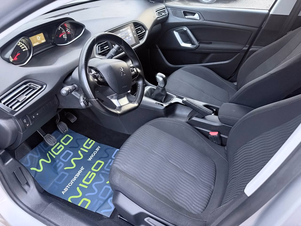 Peugeot 308 фото 8