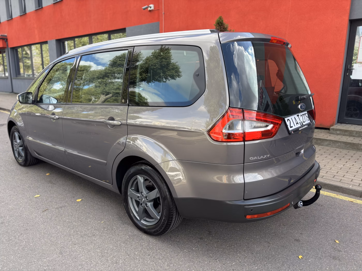 Ford Galaxy фото 2