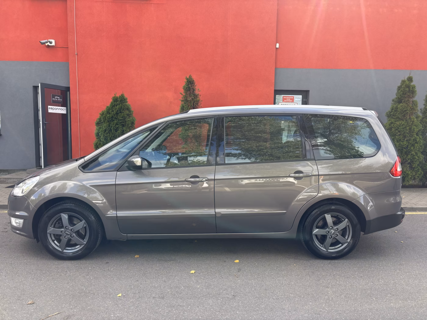 Ford Galaxy фото 6
