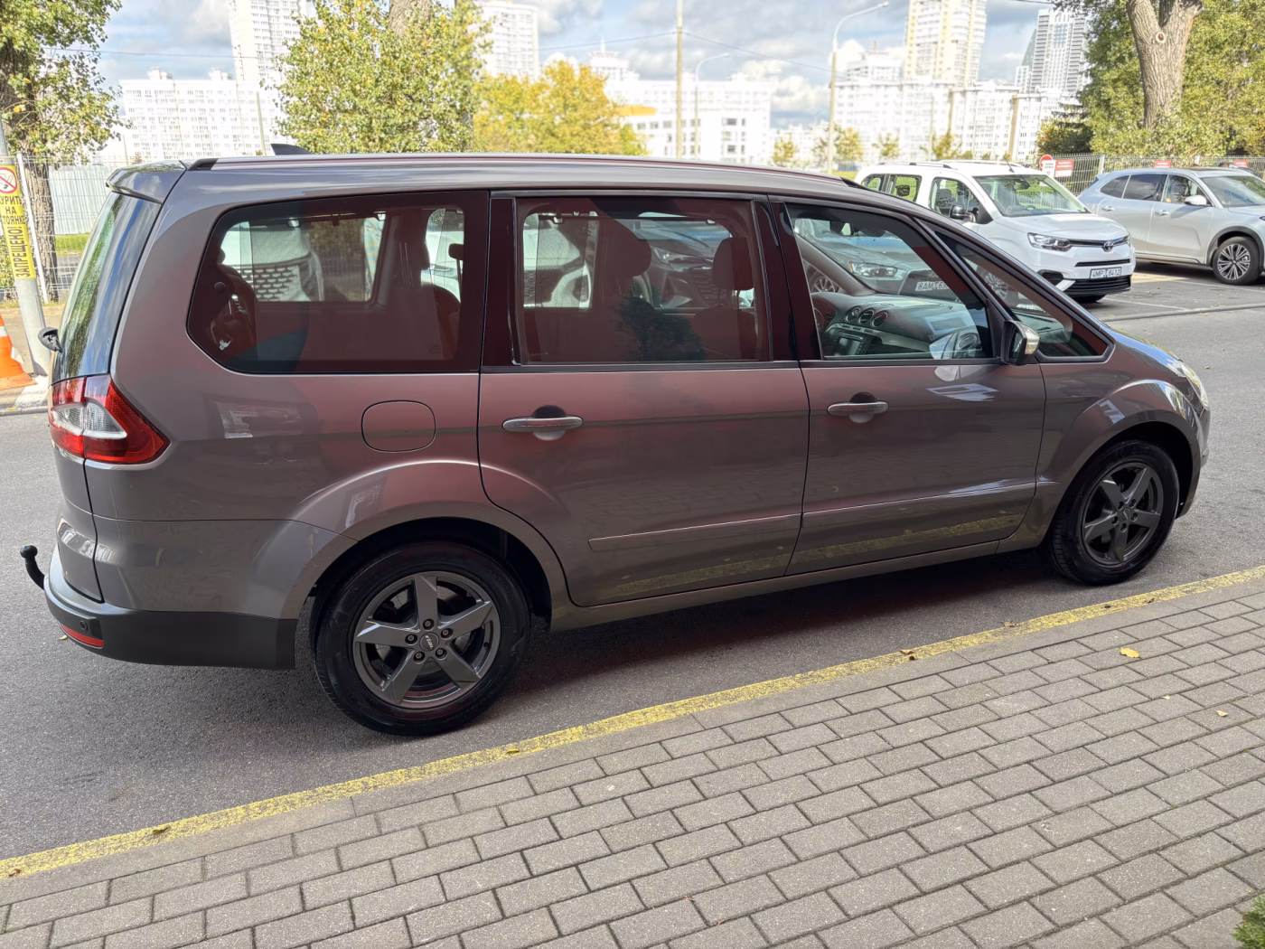 Ford Galaxy фото 7