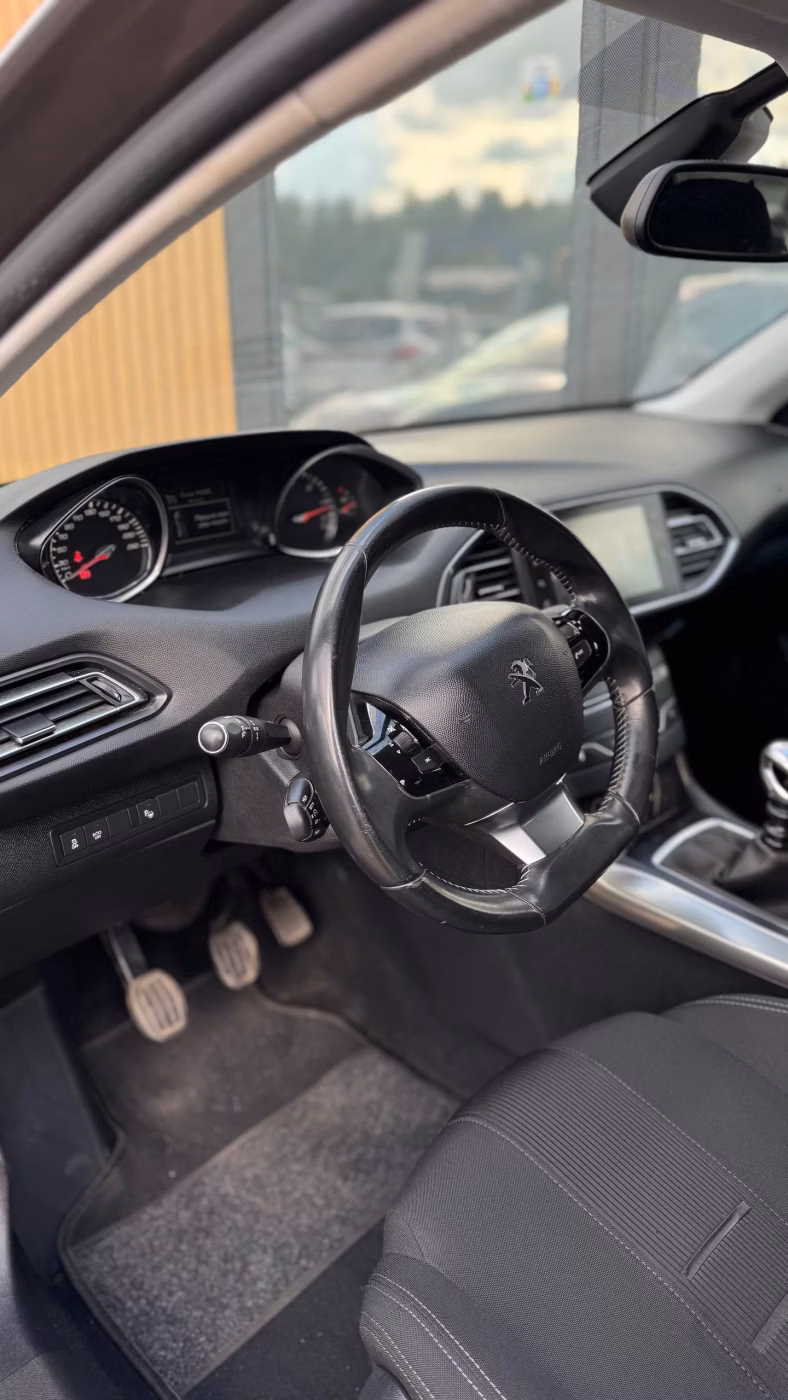 Peugeot 308 фото 11