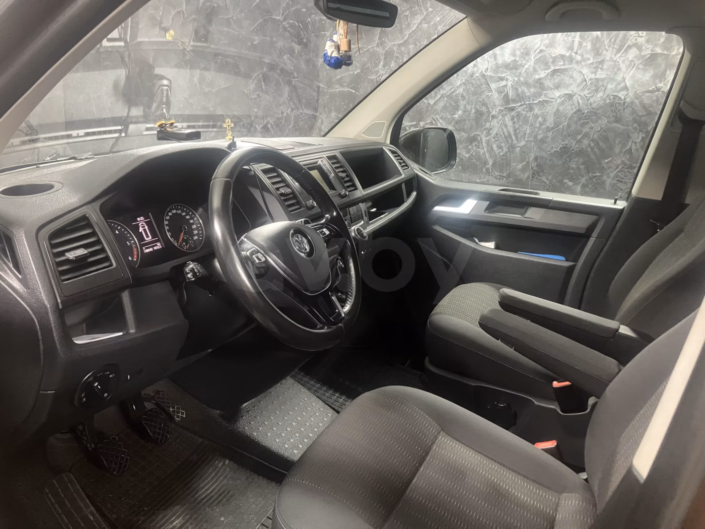Volkswagen Caravelle фото 6