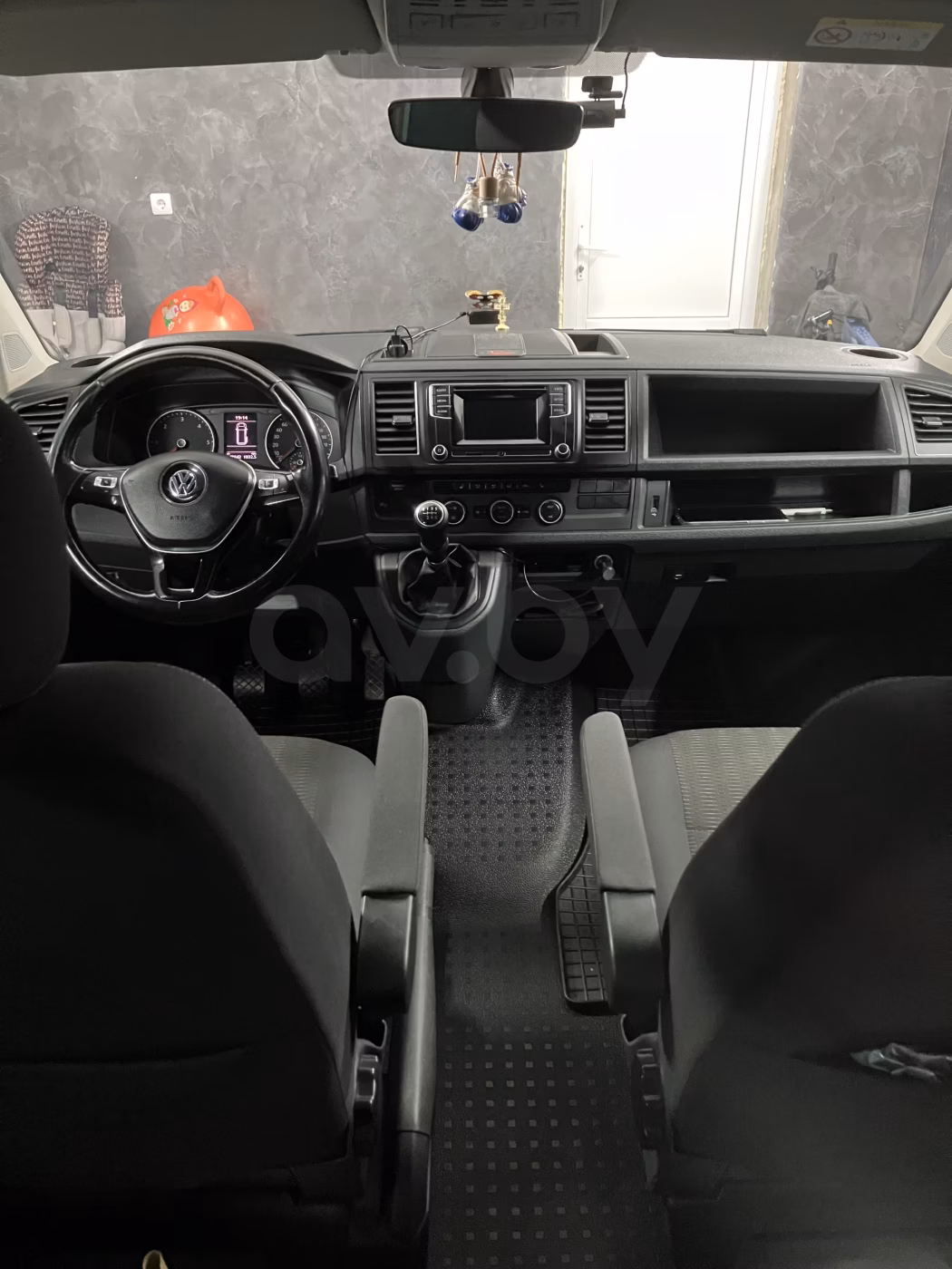 Volkswagen Caravelle фото 10