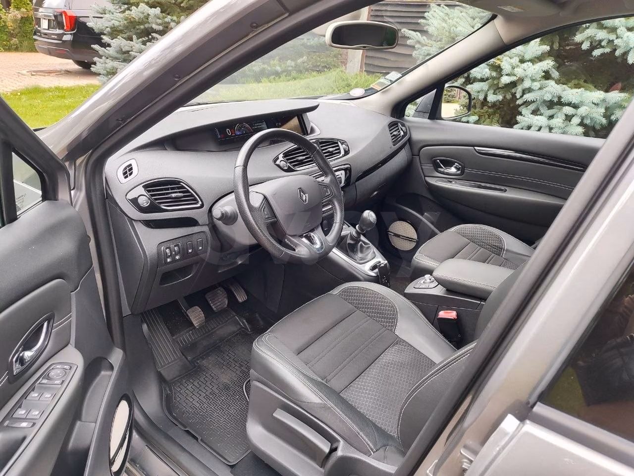 Renault Grand Scenic фото 9
