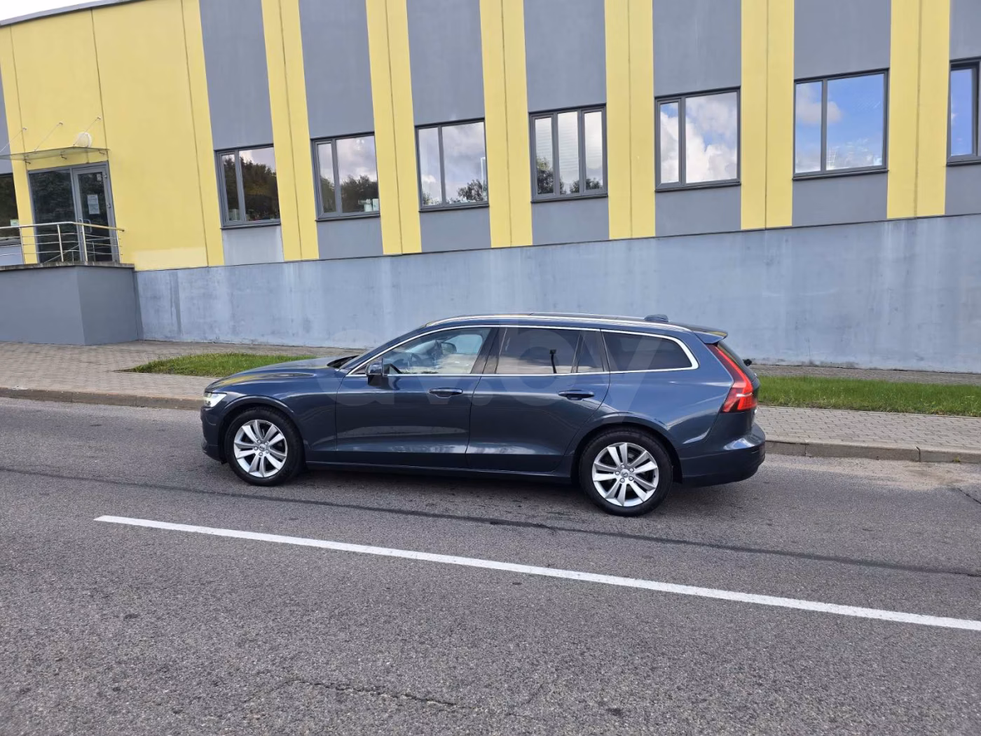Volvo V60 фото 8