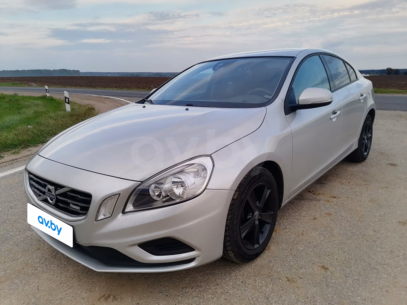 Volvo S60 фото 2