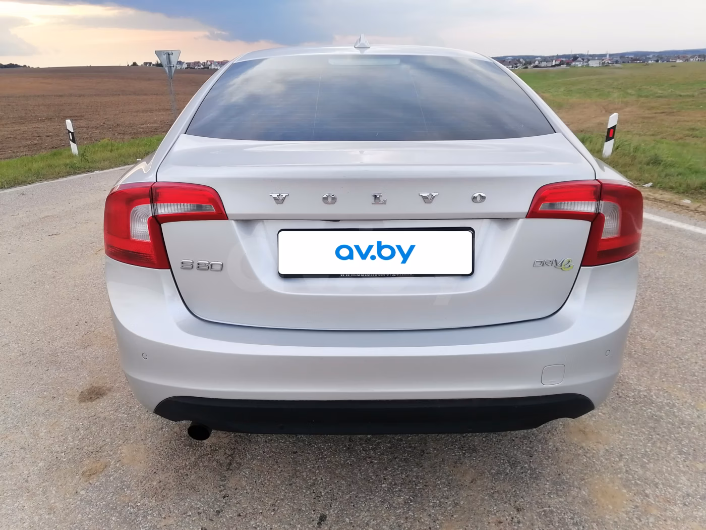 Volvo S60 фото 5