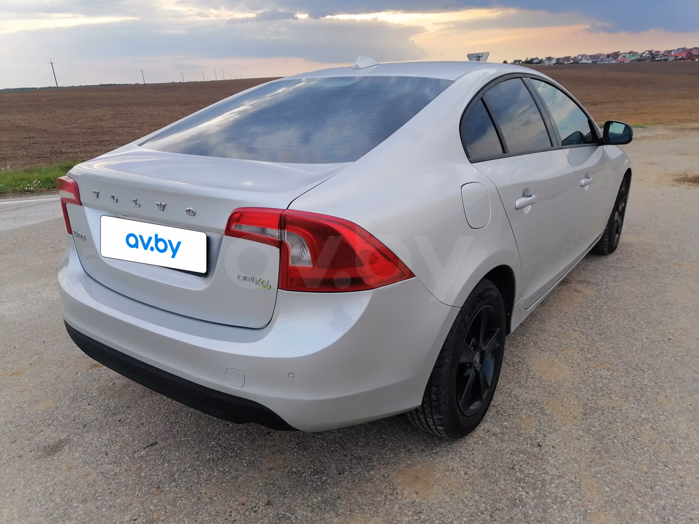 Volvo S60 фото 6