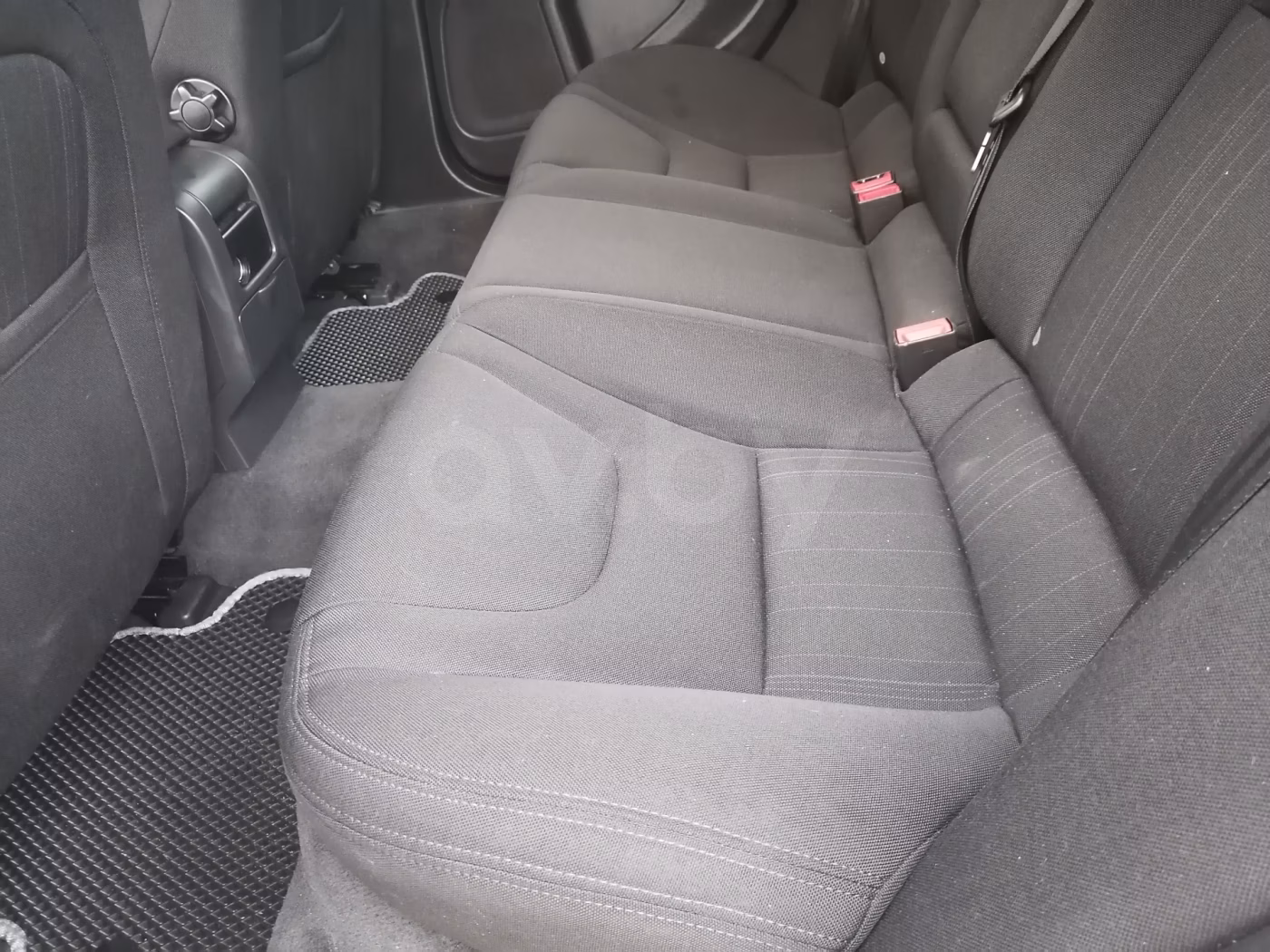 Volvo S60 фото 17