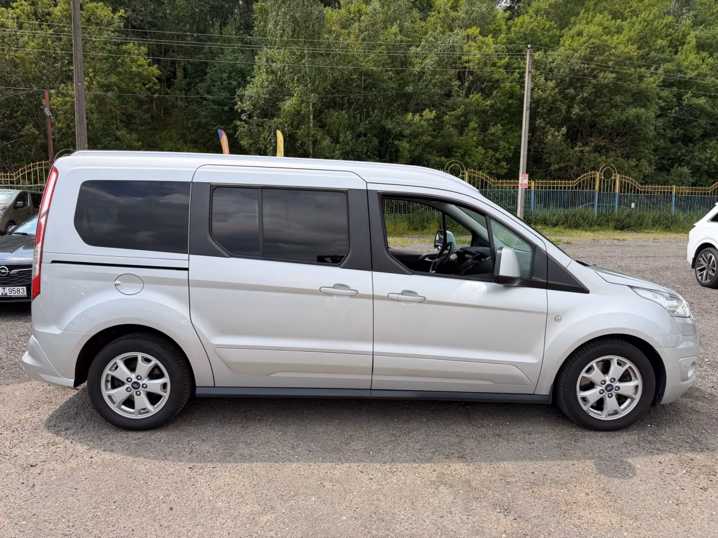 Ford Tourneo Connect фото 8