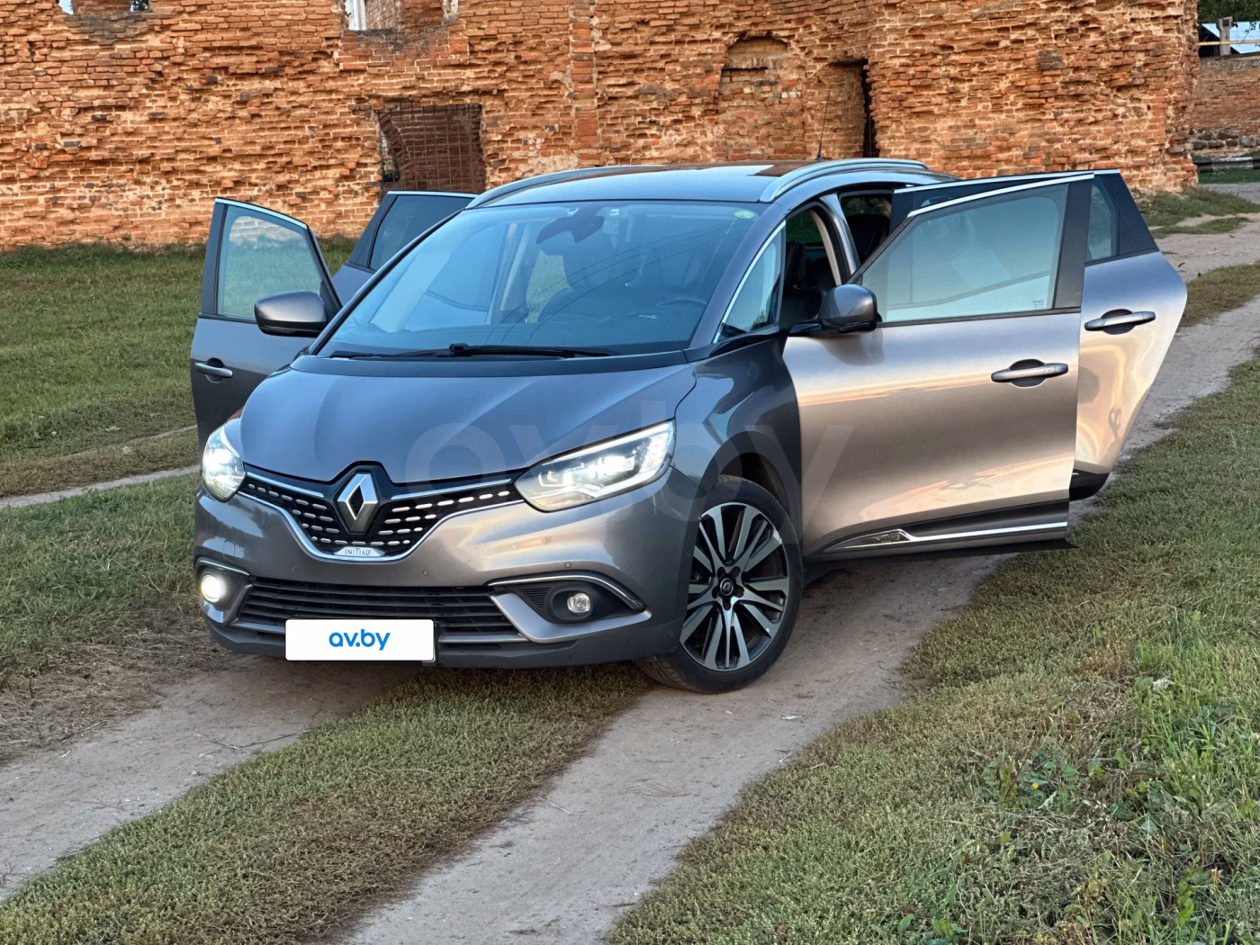 Renault Grand Scenic фото 5