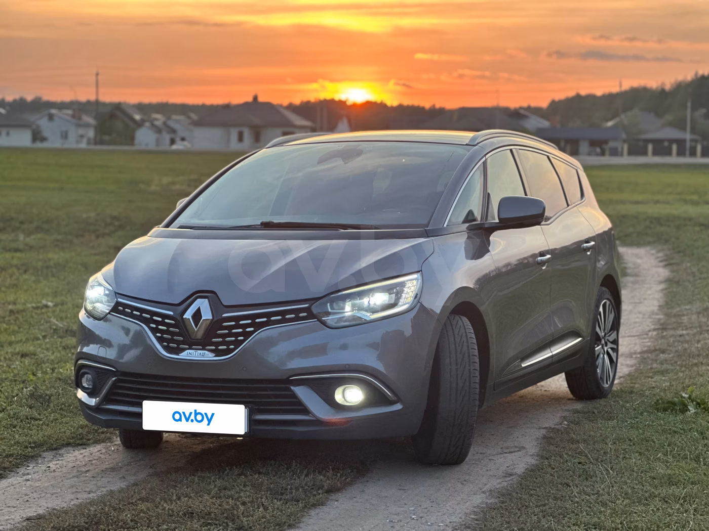 Renault Grand Scenic фото 10