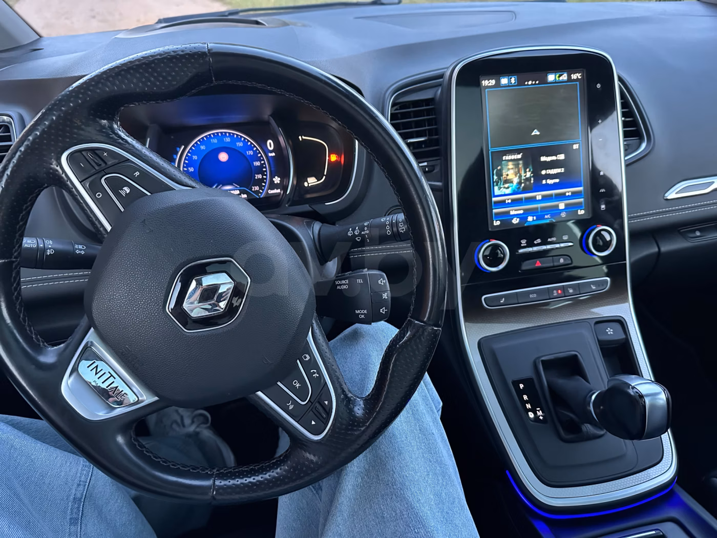 Renault Grand Scenic фото 16