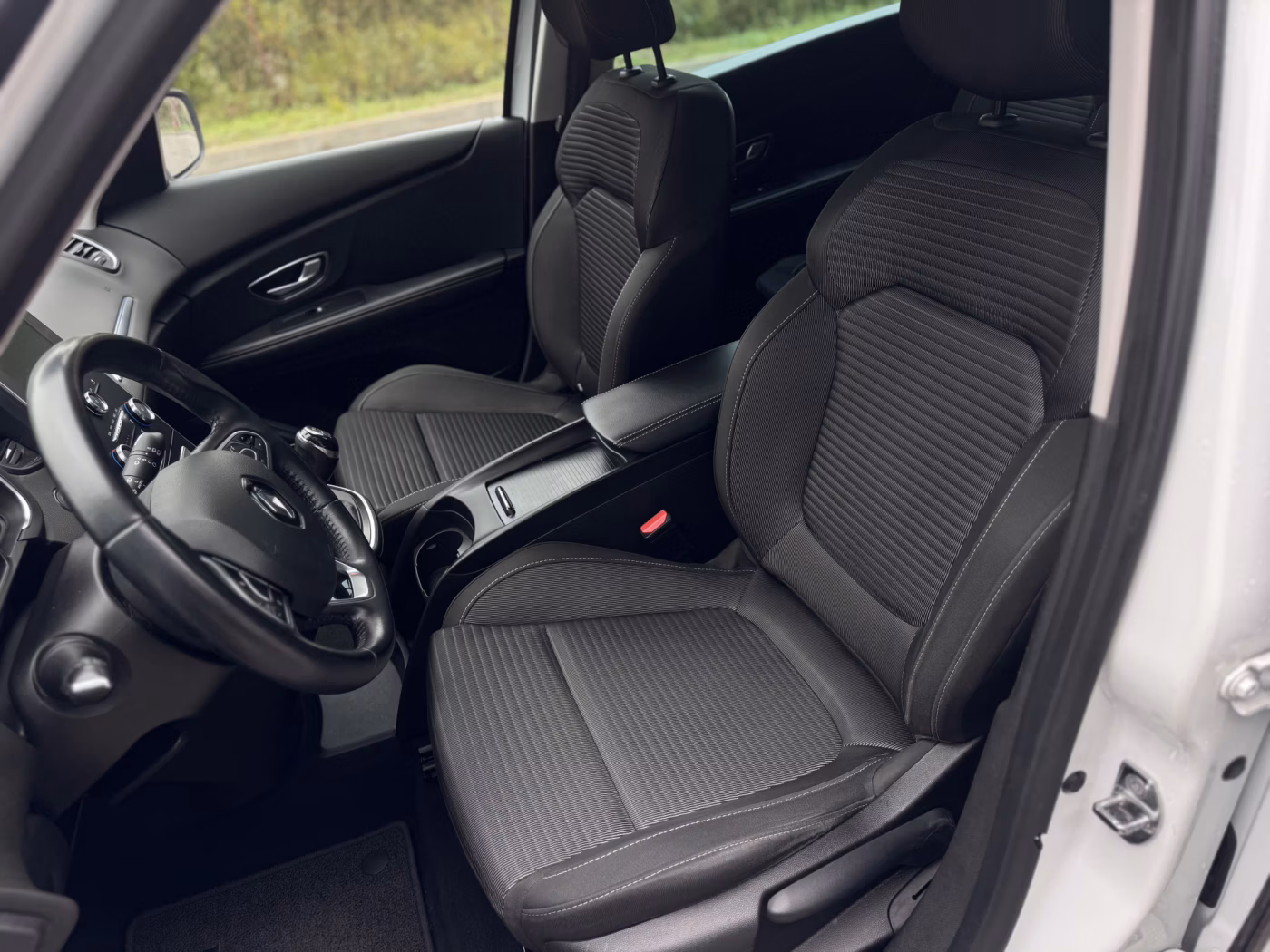 Renault Grand Scenic фото 12