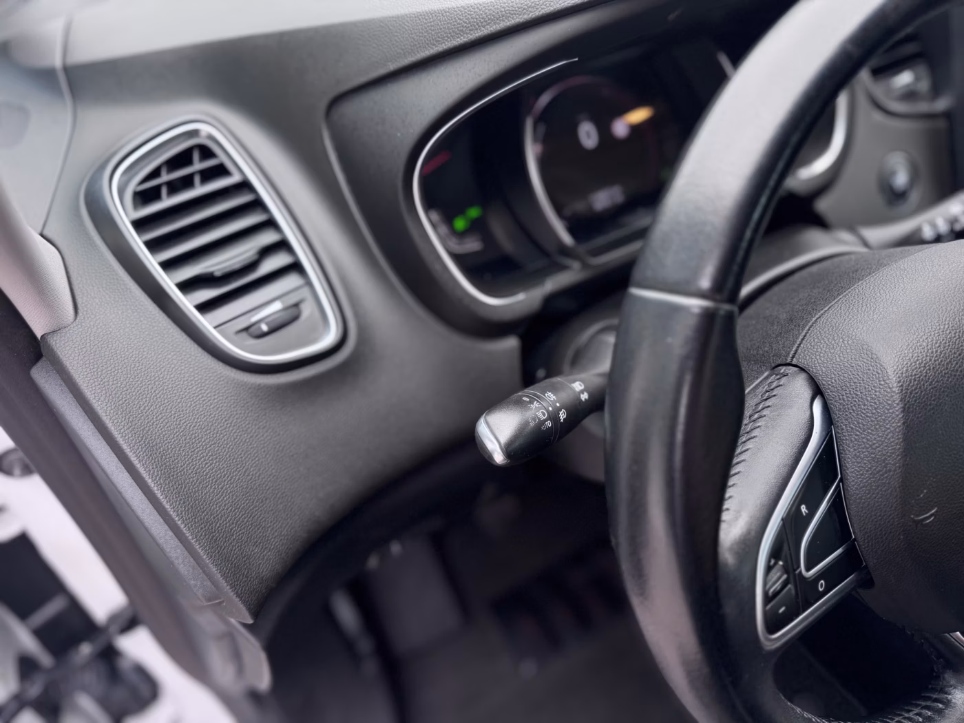 Renault Grand Scenic фото 16