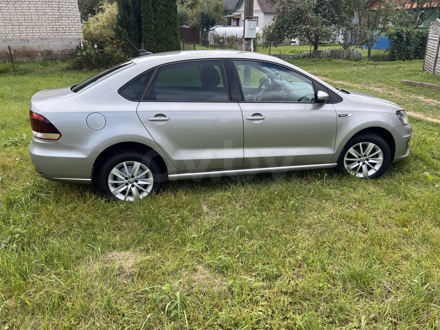 Volkswagen Polo Sedan фото 4
