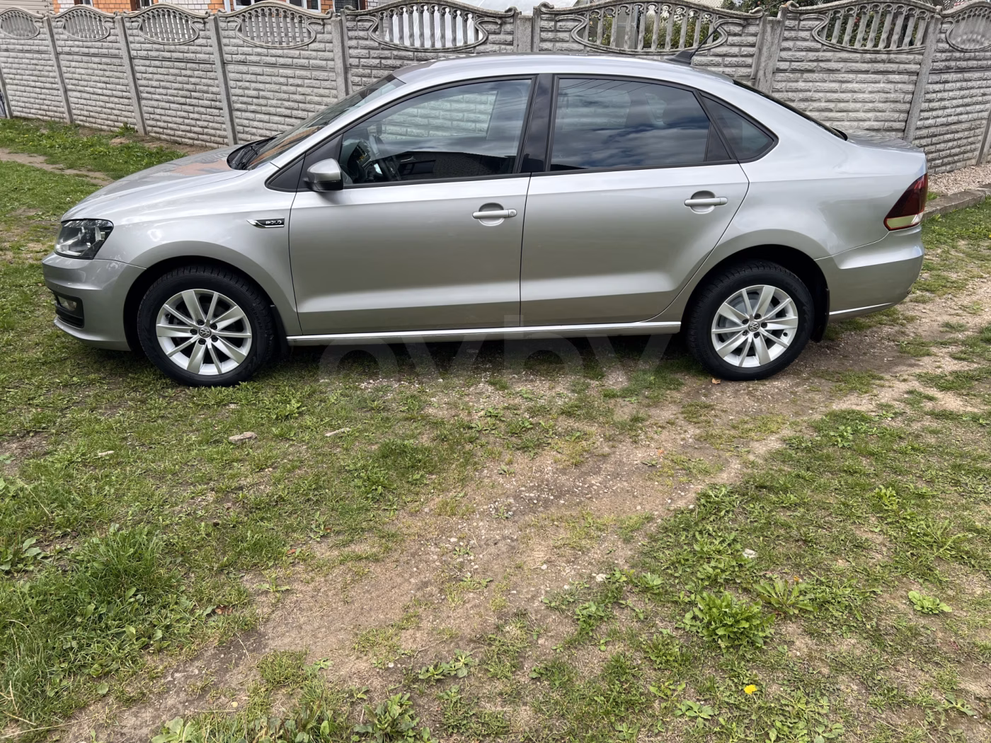 Volkswagen Polo Sedan фото 5