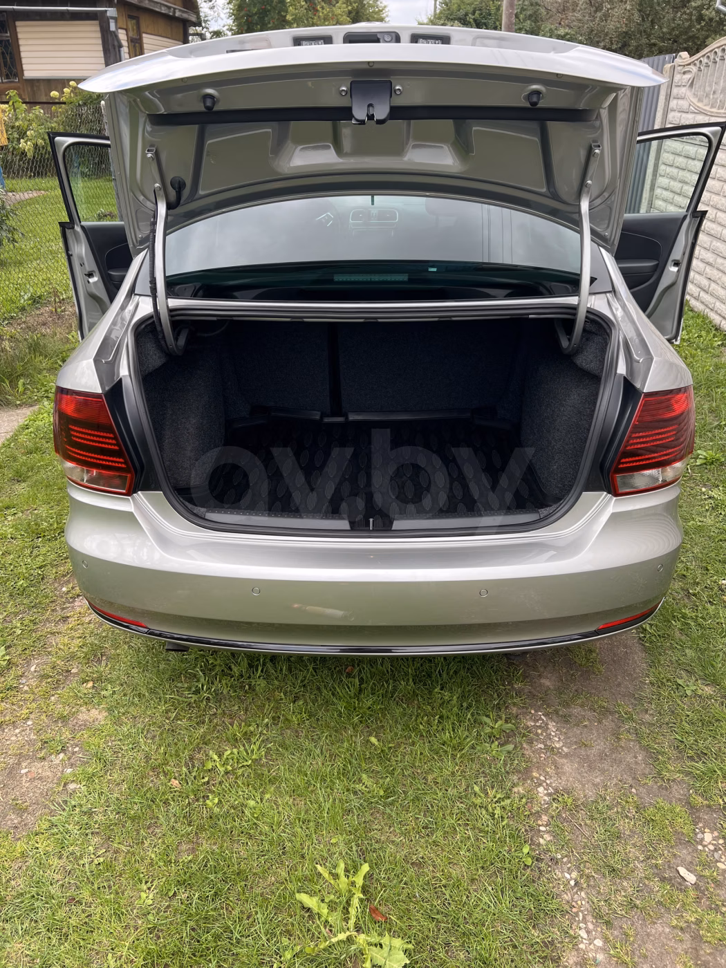 Volkswagen Polo Sedan фото 9