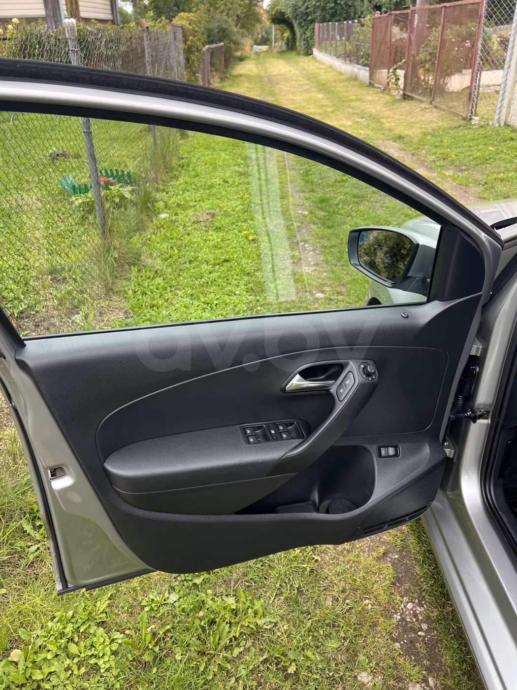 Volkswagen Polo Sedan фото 11