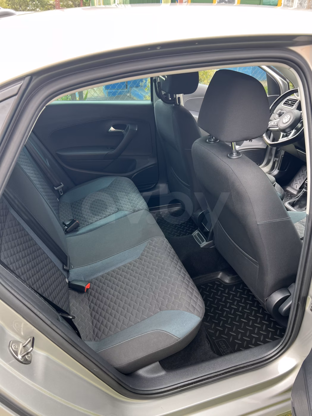 Volkswagen Polo Sedan фото 15