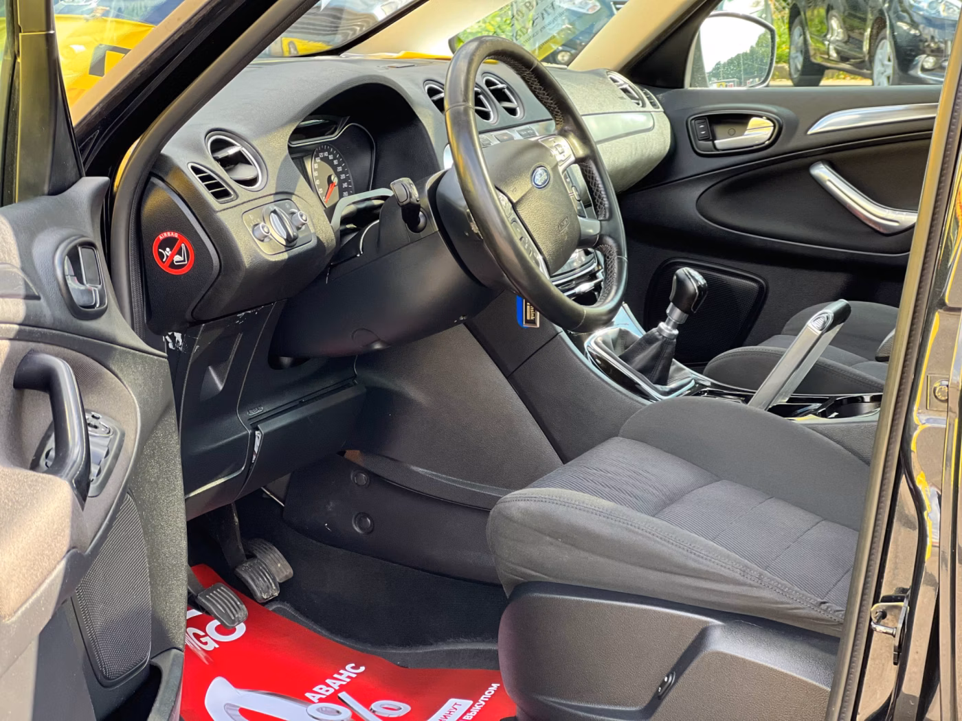 Ford S-MAX фото 10