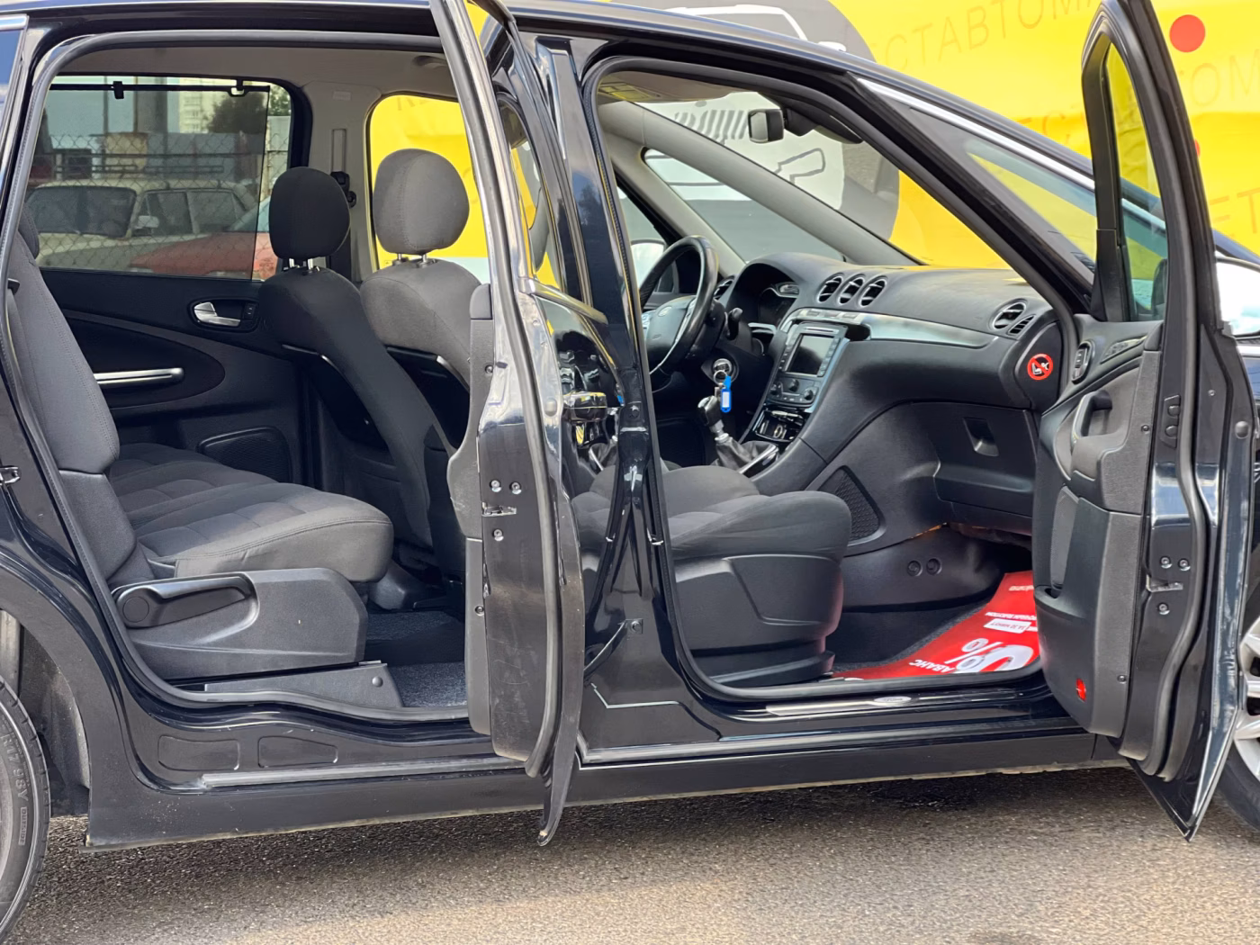 Ford S-MAX фото 18