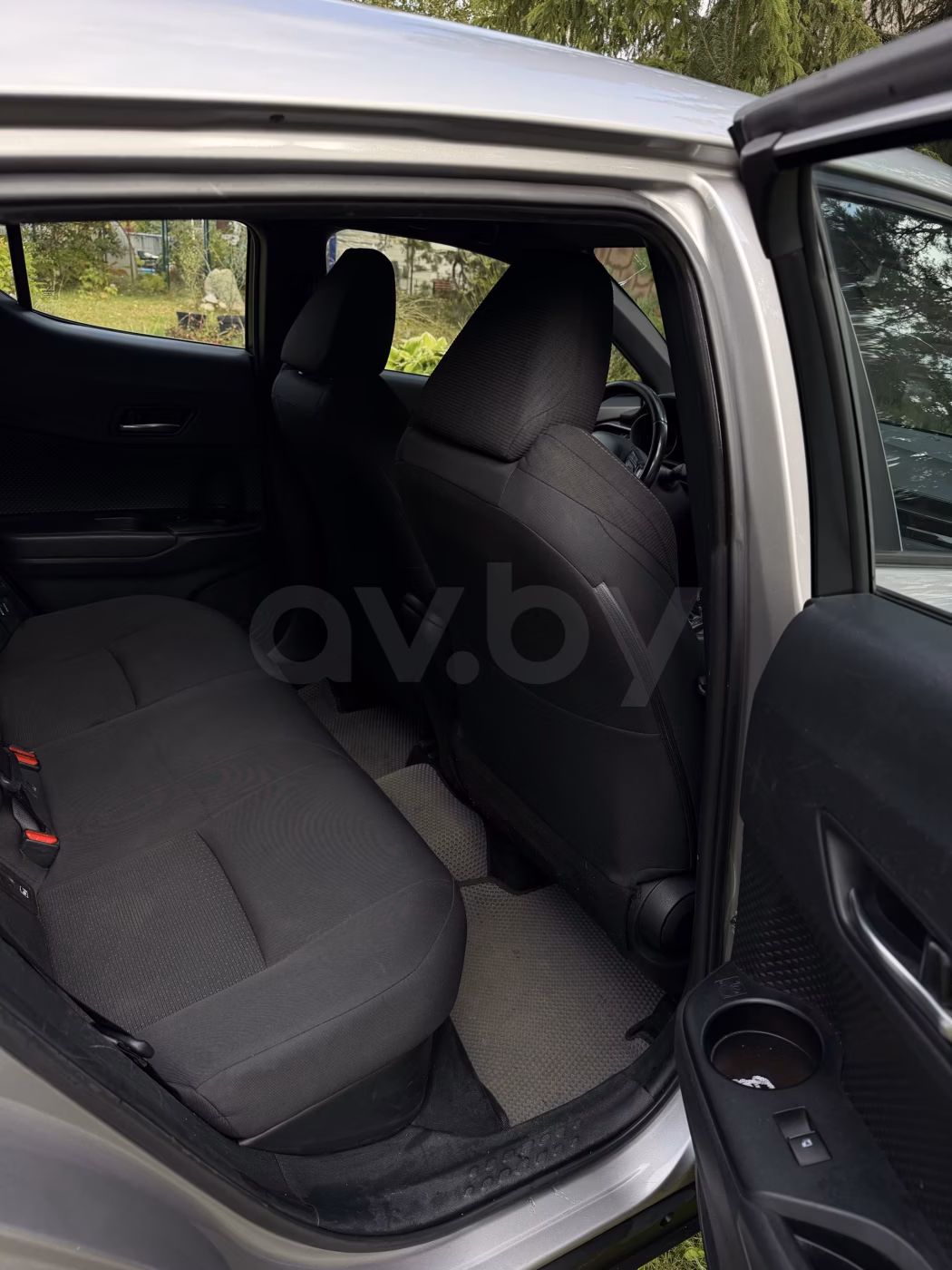 Toyota C-HR фото 9