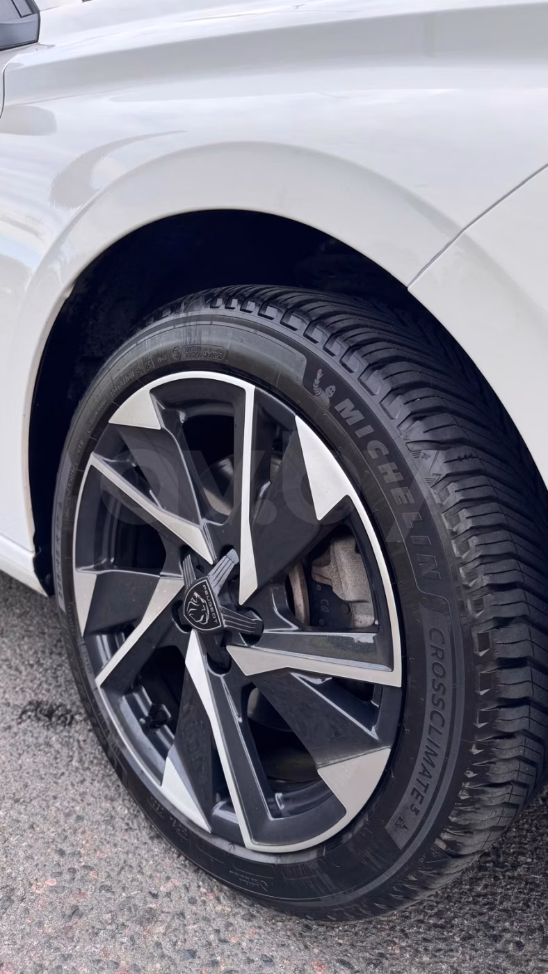 Peugeot 308 фото 9