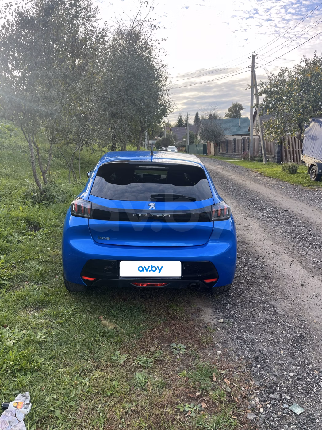 Peugeot 208 фото 3