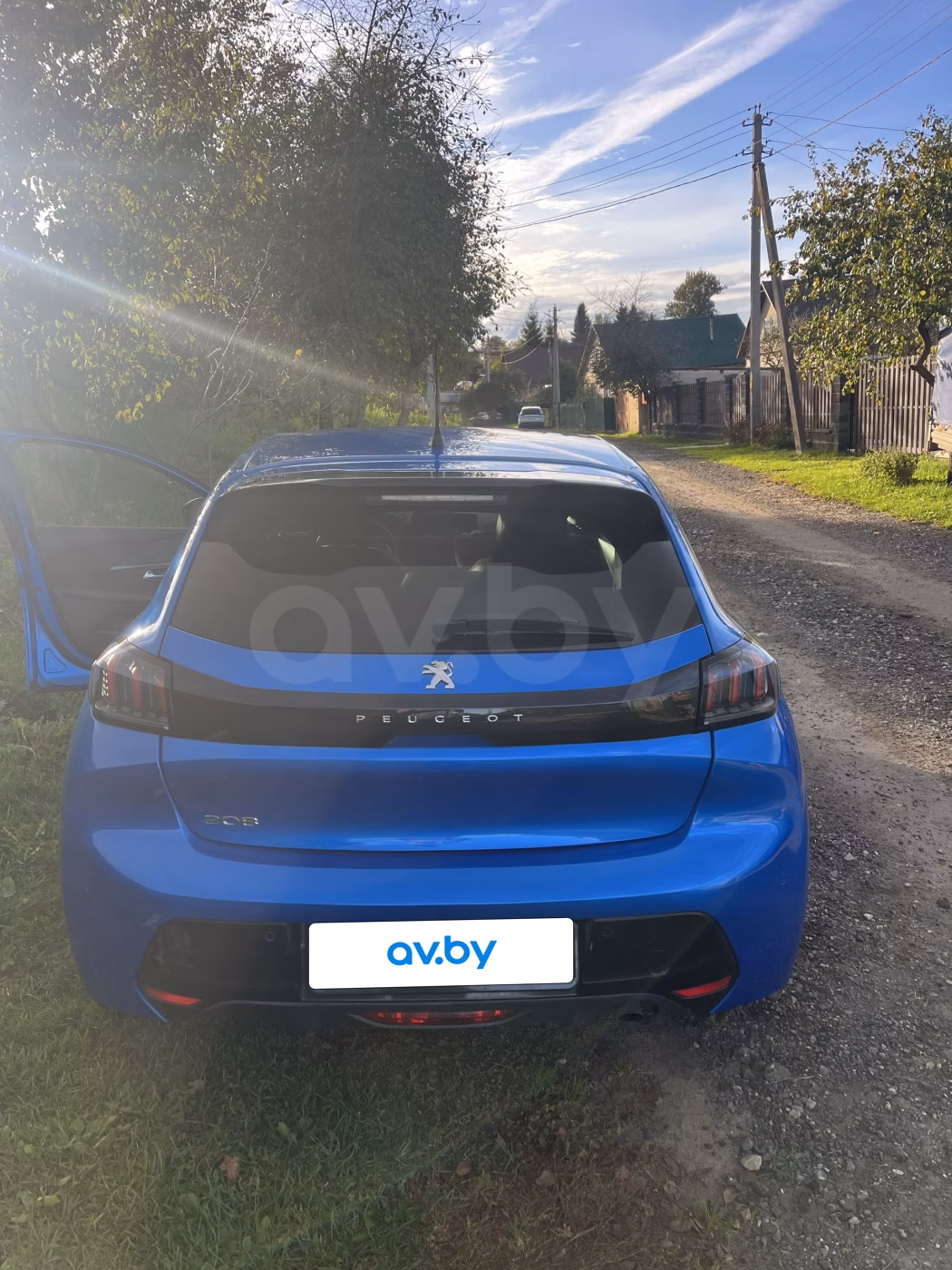 Peugeot 208 фото 4